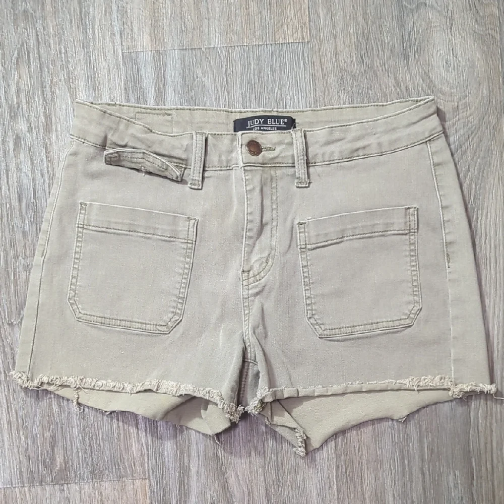 Judy Blue Women's Beige Jean Shorts